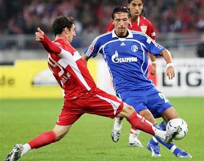 在藍天的襯 在藍天的襯